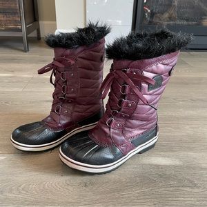 Sorel waterproof snow boots size 4y girls